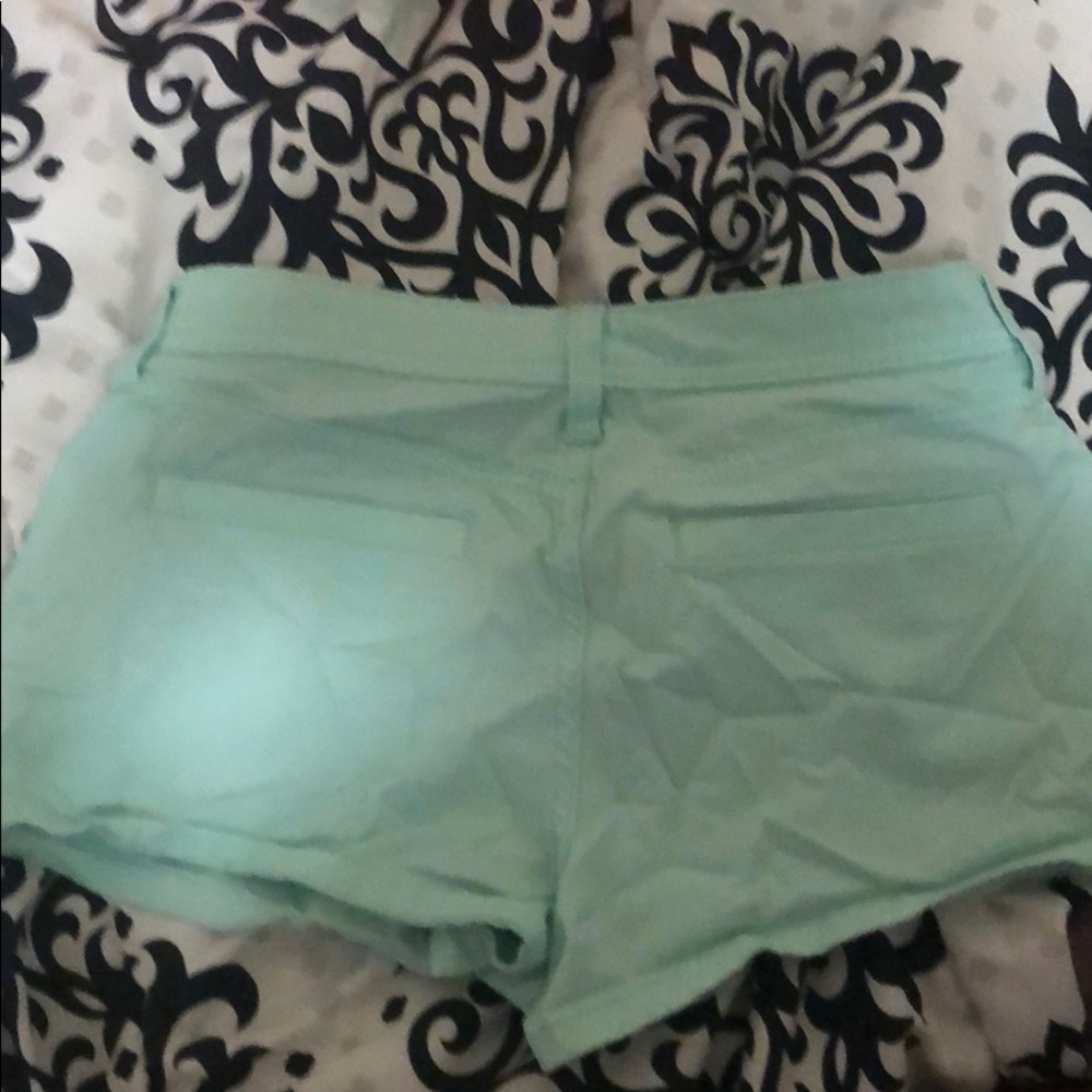 Colored shorts - Picture 2 of 8